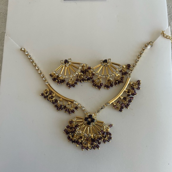 Costume Jewelry necklace and earring set - Picture 7 of 8